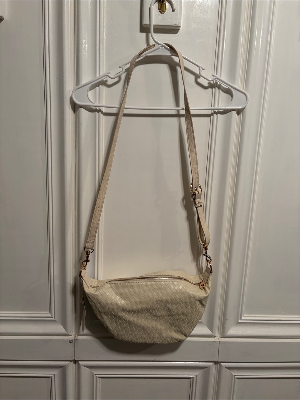 Universal Thread Cream Crossbody Bag with Adjustable Strap